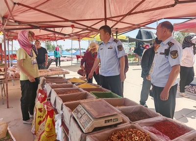 高臺縣新壩鎮市場監管所 規范農村趕集市場，守護群眾“舌尖上的安全”